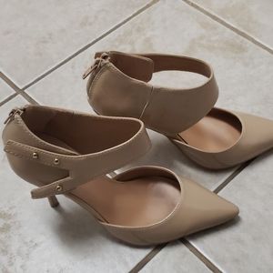 Forever 21 tan/beige pump